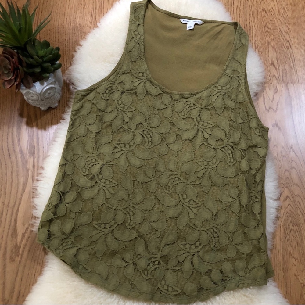3/15💰Green Lace & Cotton Tank - M